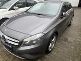 Mercedes-Benz A 180 BlueEff 7G Urban Leder Navi PDC Nightp LED - gebrauchte Mercedes-Benz A 180 aus dem Jahr 2014
