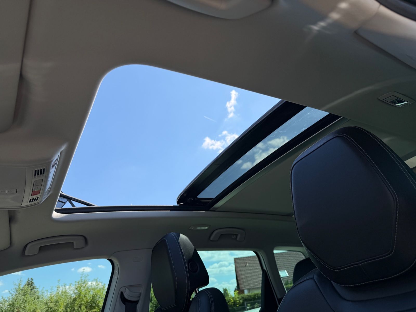 Fahrzeugabbildung SKODA Karoq 2.0 TDI Style°4x4°AHK°DSG°Pano°LED°Kamera°