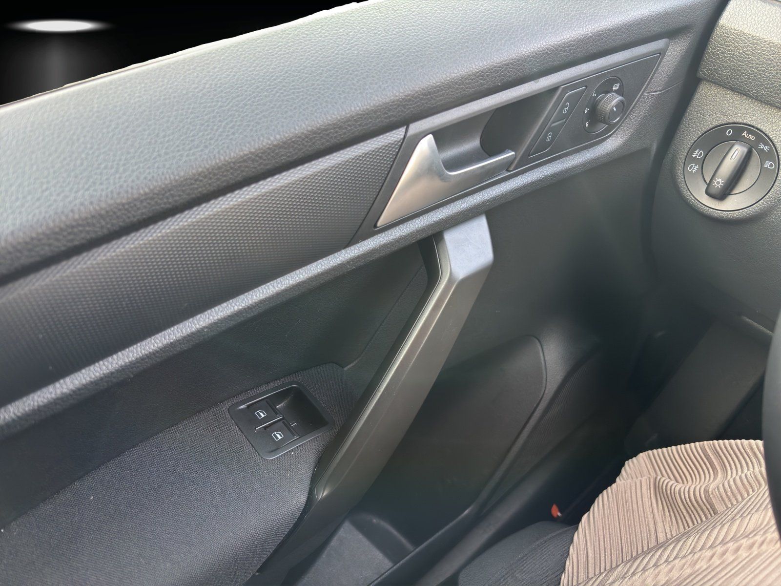 Fahrzeugabbildung Volkswagen Caddy 1.4 TSI Trendline OPF (EURO 6d-TEMP)