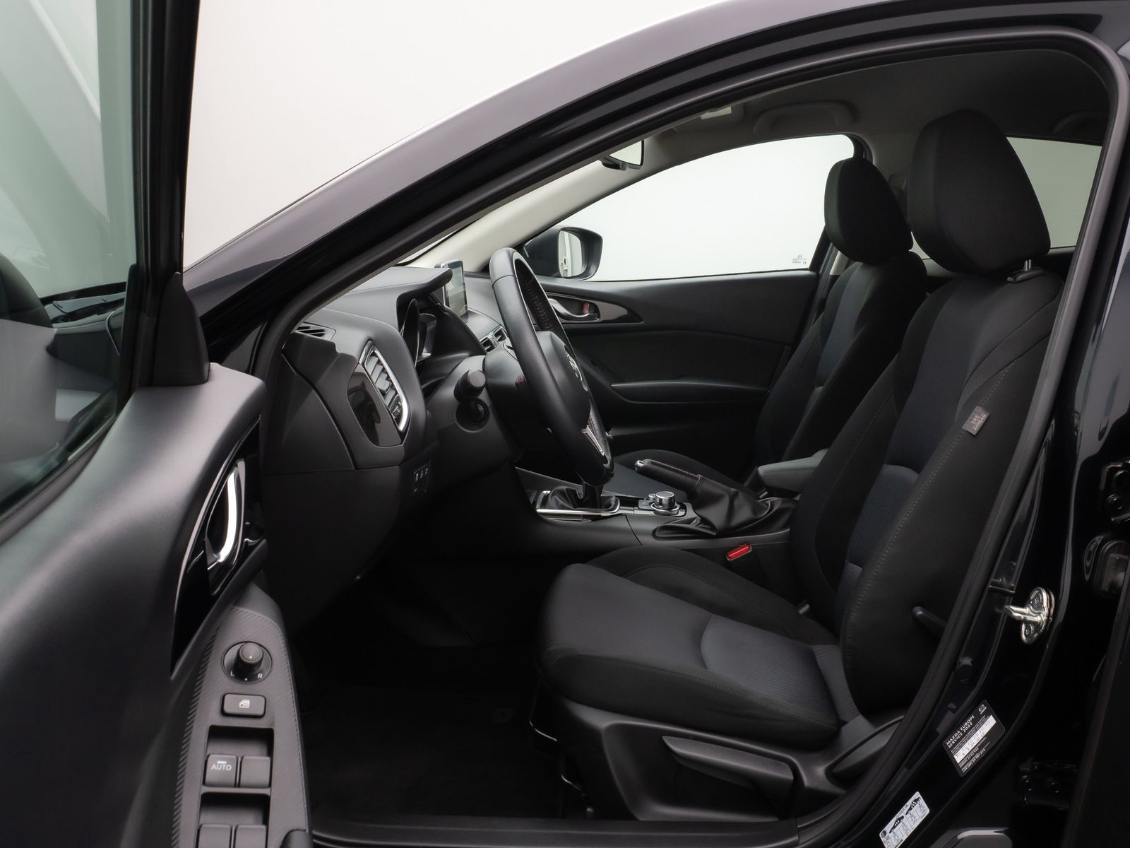 Fahrzeugabbildung Mazda 3 Lim. Sports-Line Kamera Sitzhzg DAB HUD BOSE