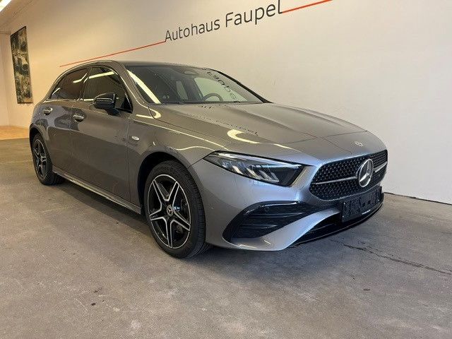 Mercedes-Benz A 250e AMG-Line Panorama Distronic Keyless Go