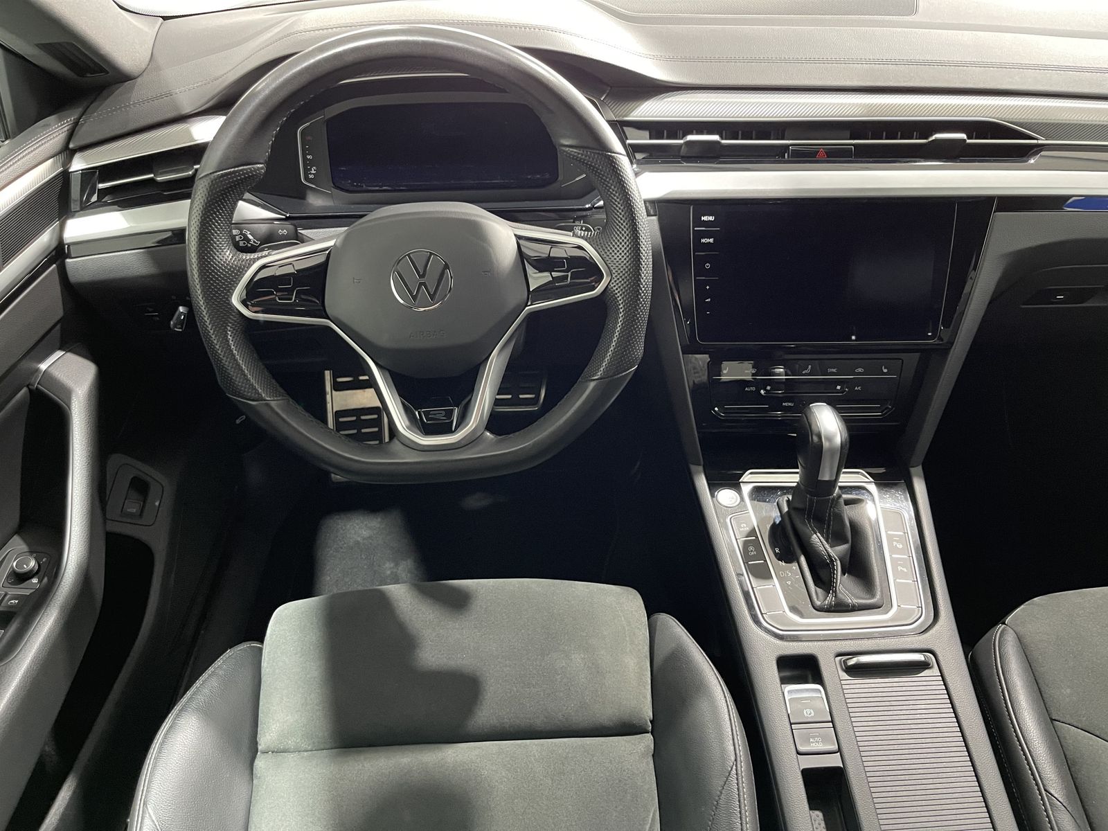 Fahrzeugabbildung Volkswagen Arteon Shooting Brake 2.0 TDI*R-Line*IQ.LIGHT*