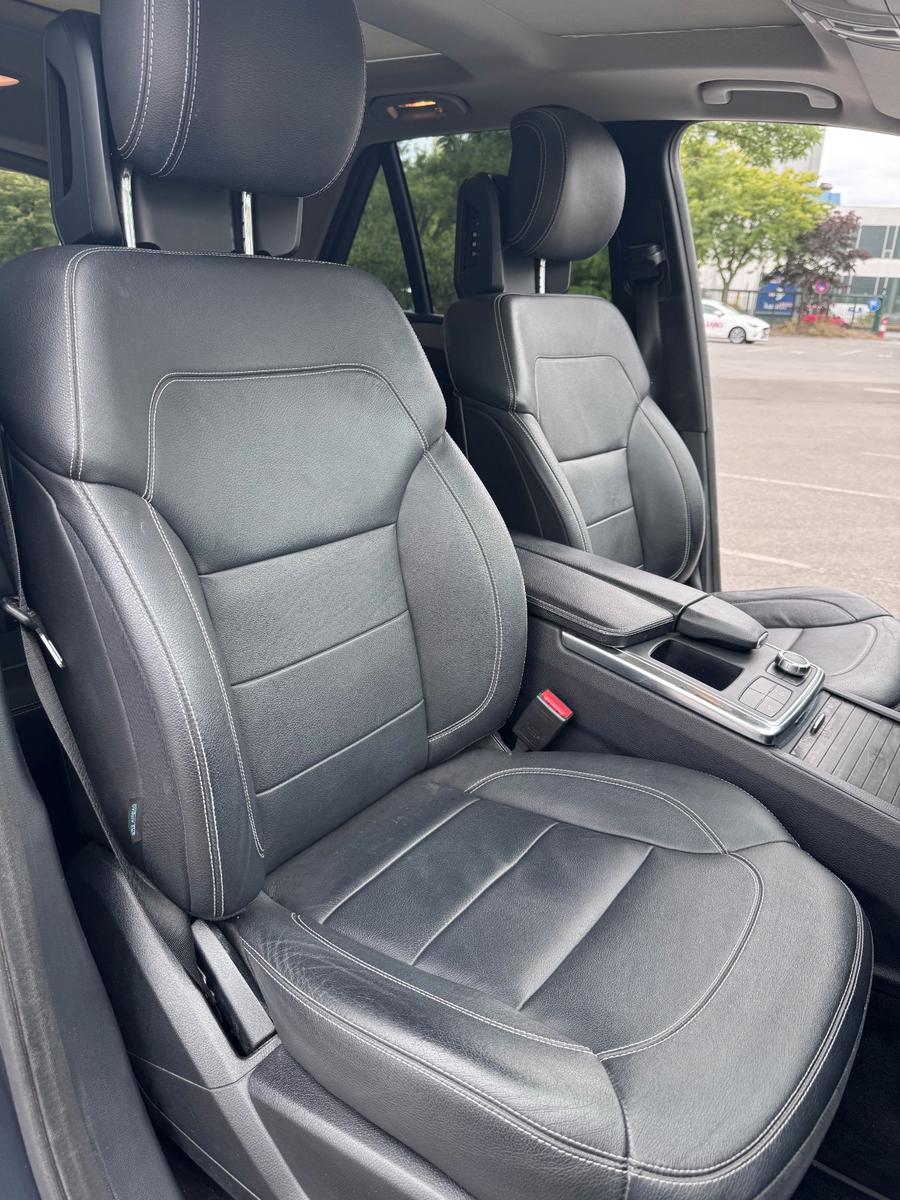 Mercedes-Benz ML 350 BlueTEC 4MATIC - AMG,Fond,Pano,SiHz,StHz