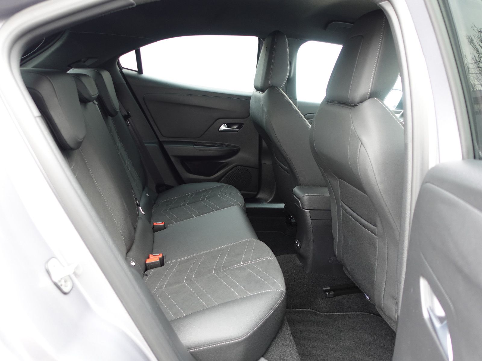 Fahrzeugabbildung Opel Mokka 1.2Turbo 48V Hybrid eDCT GS Allwetter,Navi