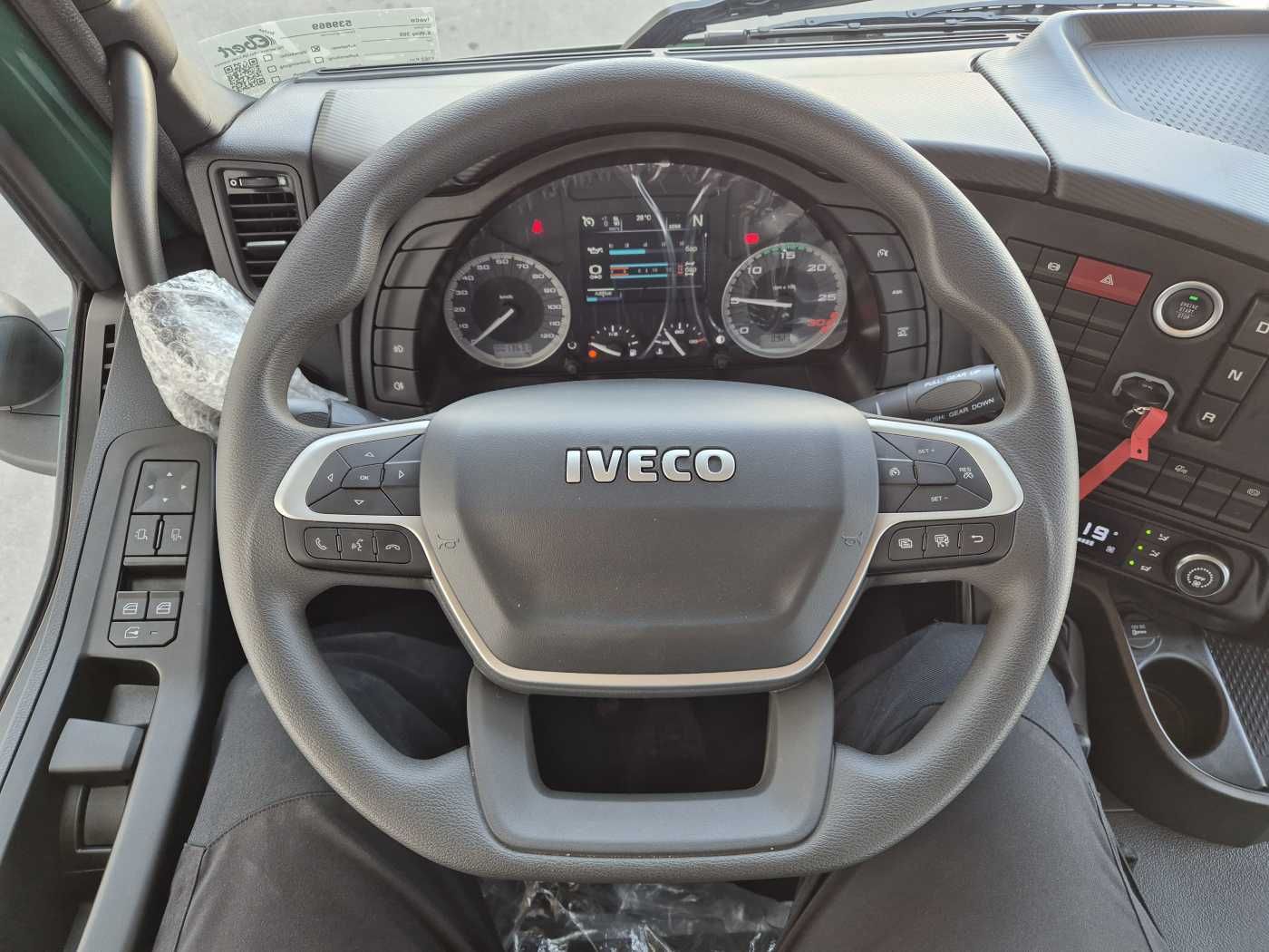 Fahrzeugabbildung Iveco T-Way AD190T36W/P 4x4 HIAB X-HIDUO 118E-3 Funk