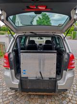 Opel Zafira 1.8   mit Rollstuhlrampe - Opel Zafira mit Benzin-Antrieb: Kleinbus, 1.8