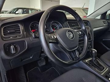 Volkswagen Golf - 12