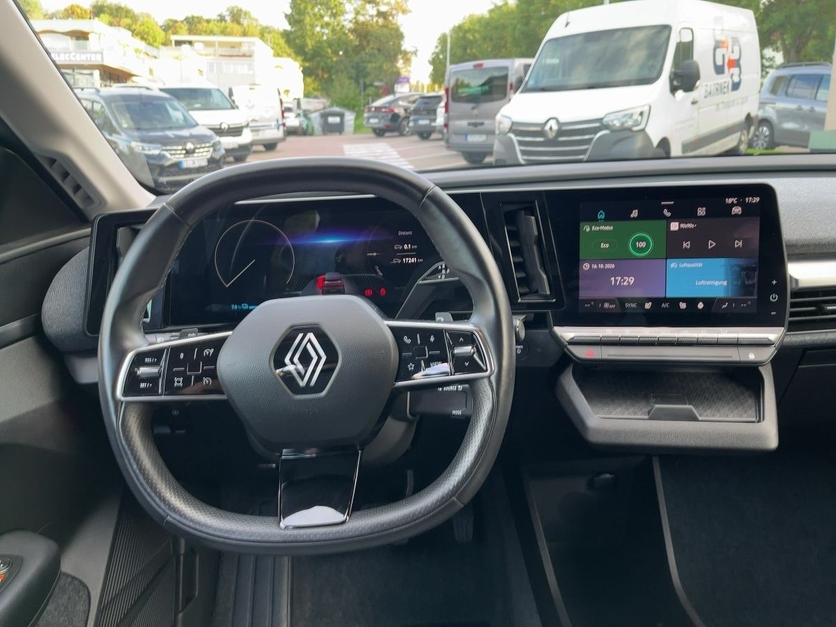 Fahrzeugabbildung Renault Megane E-TECH 130 EV40 CCS Kamera boost charge - mit KI generiert/bearbeitet