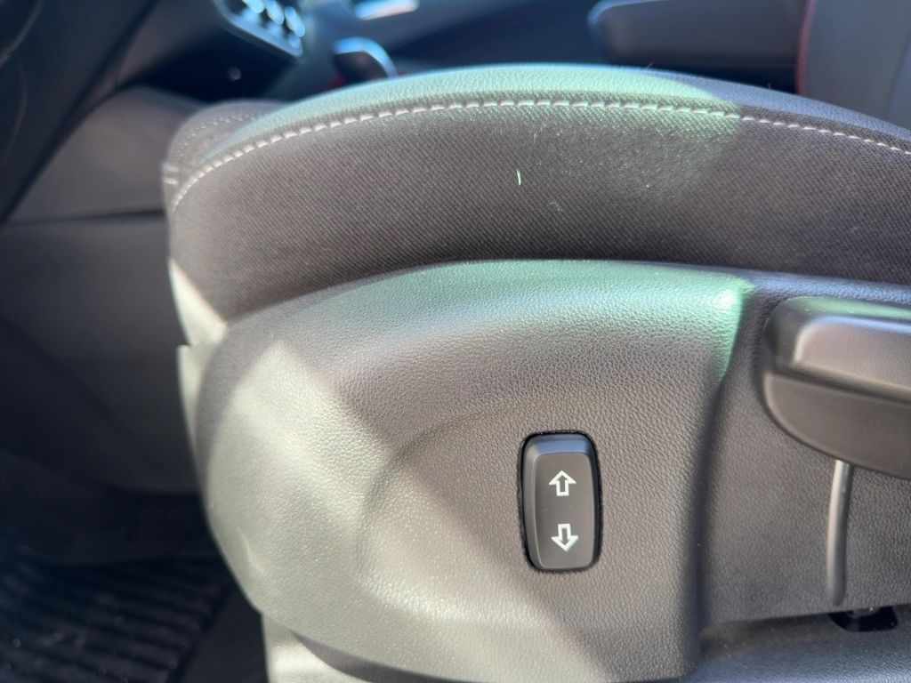 Fahrzeugabbildung Opel Crossland AUTOMATIK  Rückfahrkamera Winterpaket