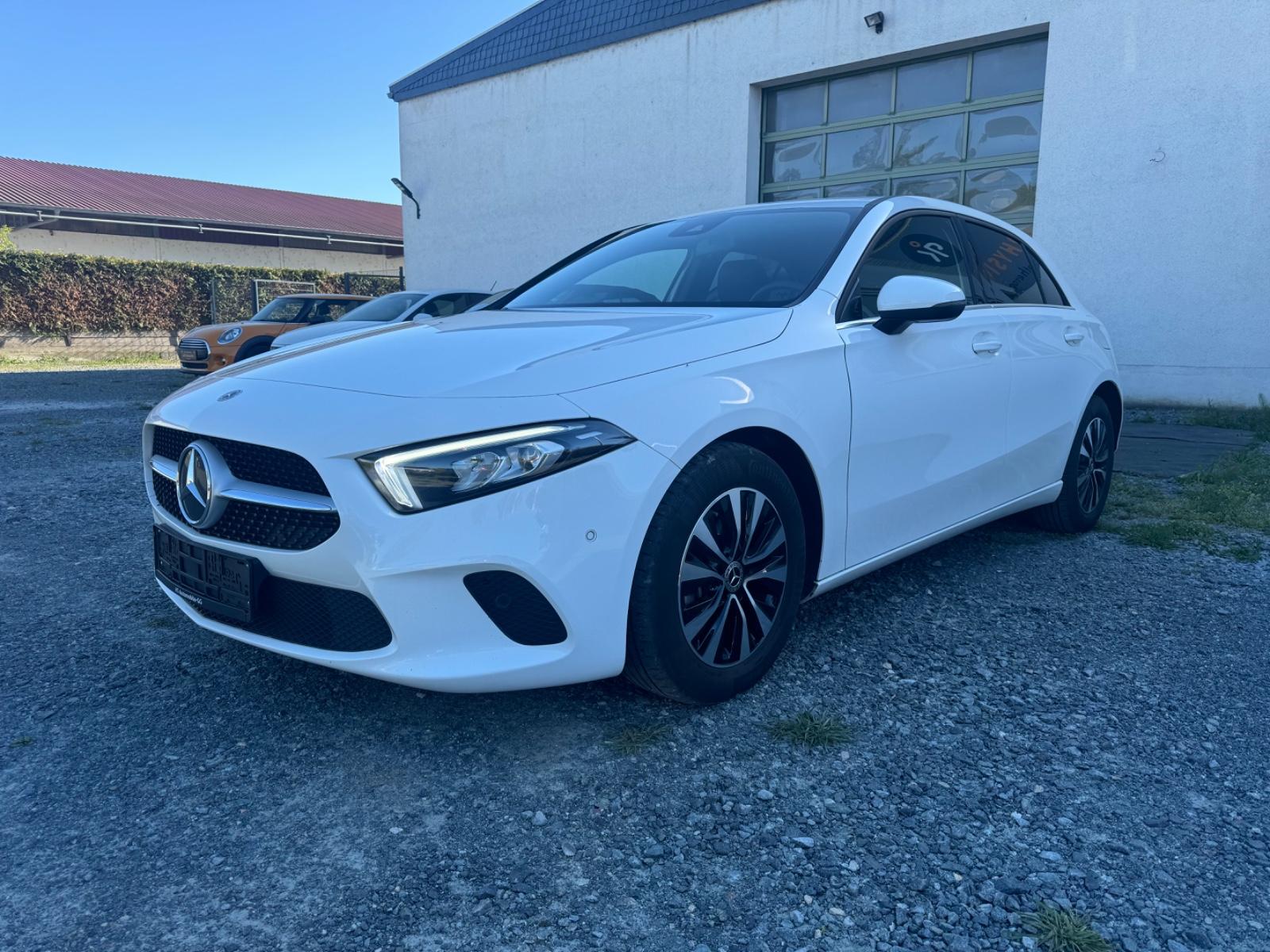 Mercedes-Benz A 180 d Advanced *1.Hand*8-Fach-Bereift*