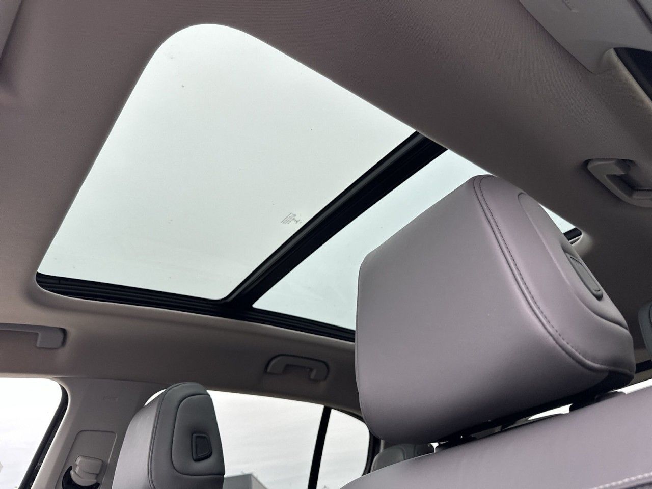 Fahrzeugabbildung Citroën C5 Aircross Shine Pack Hybrid 225PS