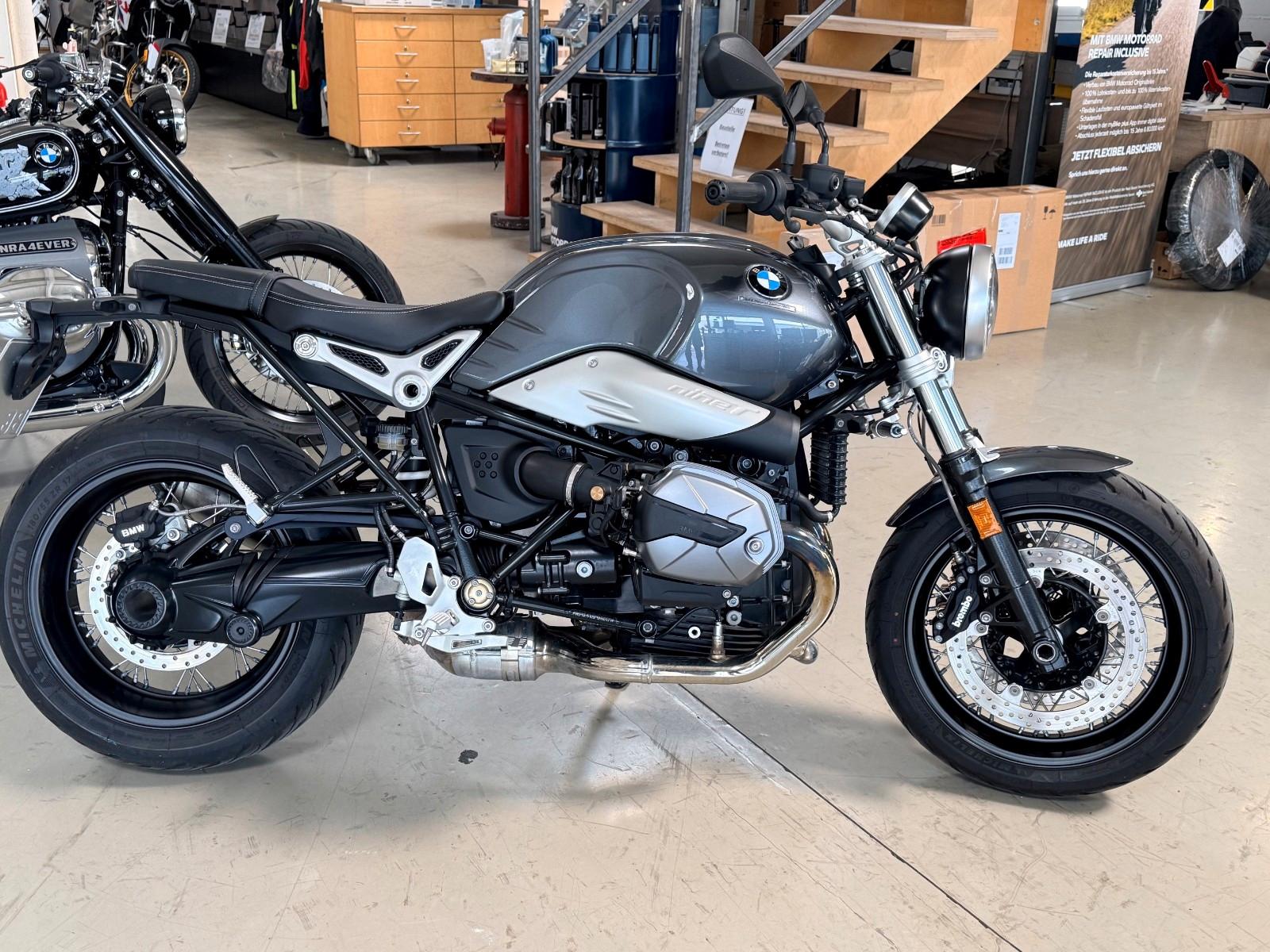 BMW R nineT Pure mit Speichenräder