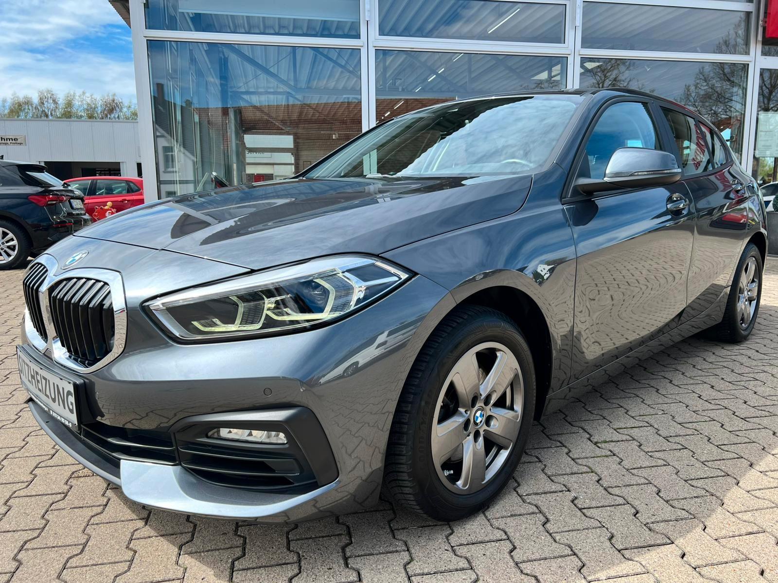 BMW 118i Advantage LED SHZ PDC 2-ZONEN PANORAMADACH