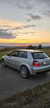 Audi S3 1.8 T quattro - MTS - silberne Audi S3