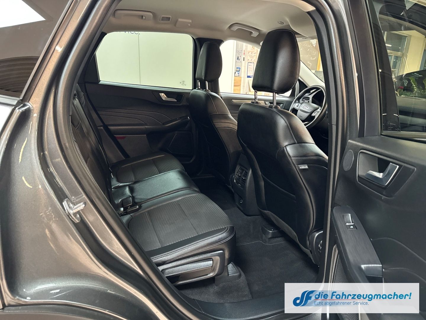 Fahrzeugabbildung Ford Kuga Titanium X HUD Navi Digitales Cockpit Sound