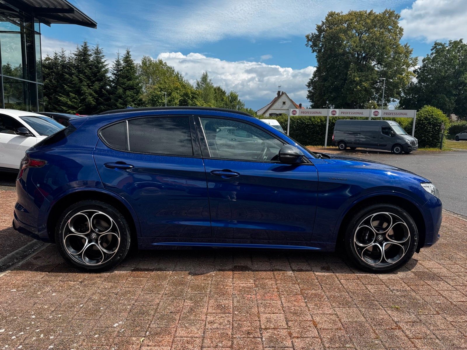 Fahrzeugabbildung Alfa Romeo Stelvio 2,0 Turbo Veloce NAVI ACC SITZHEIZUNG