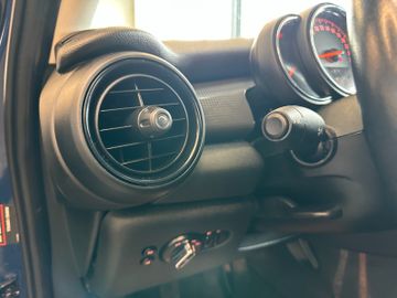 MINI Cooper *Sitzh*Parkass.*PDC*Klima*Navi*