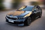 BMW 520i Touring M Sport - BMW 520 mit Benzin-Antrieb: Alcantara, Head-Up Display