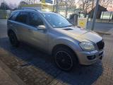 Mercedes-Benz Mercedes Benz ML 320 - Mercedes-Benz ML 320 in Duisburg