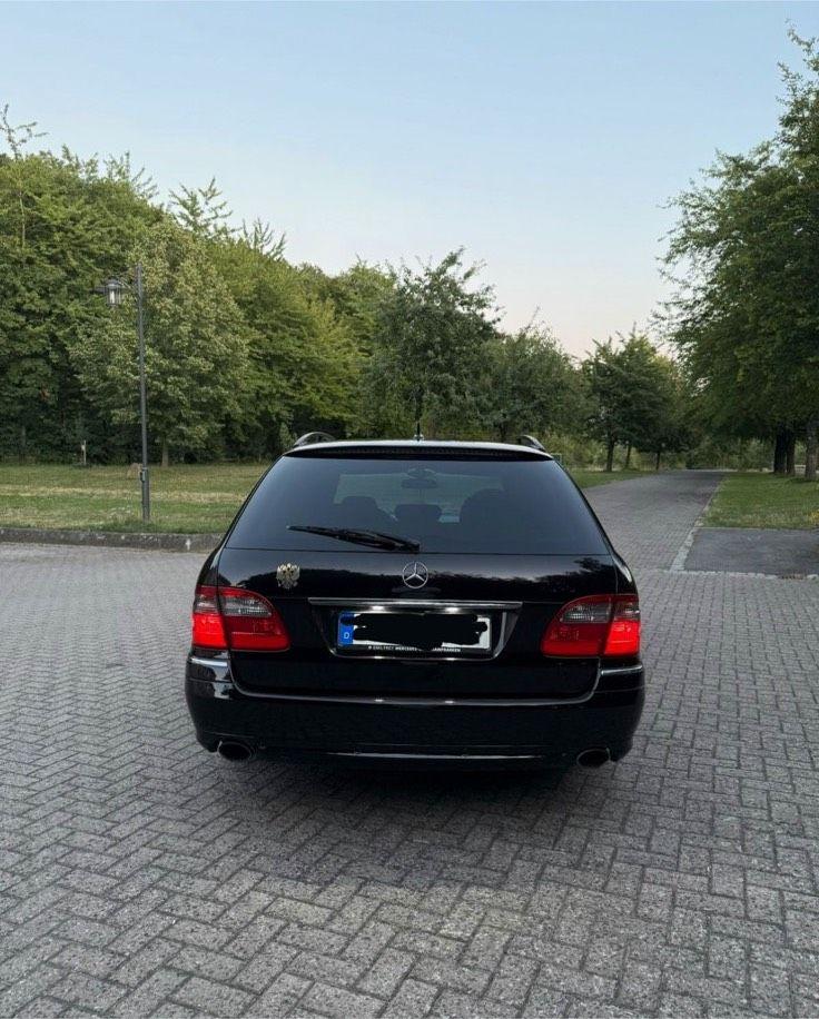 Mercedes-Benz E320 2006 — салон