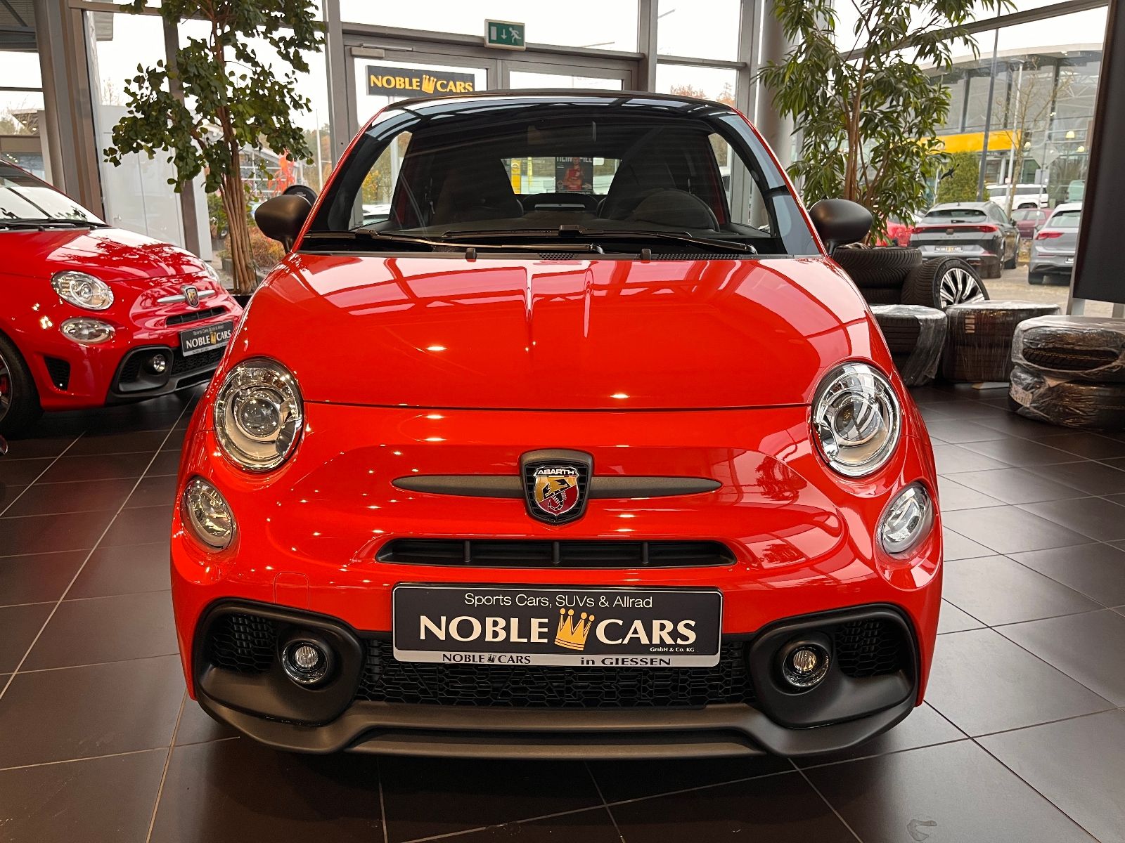 Fahrzeugabbildung Abarth 695C Competizione BEATS NAV CARPLAY