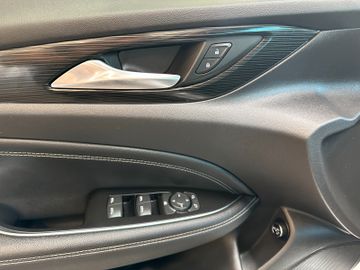 MYAUTOCENTER – Gebraucht- und Jahreswagen mit Werkstattservice in Pfaffenhofen Opel Insignia *KEYLESS*TEM*AHK*LKHZ*NAV*KLIMAAUTOM*