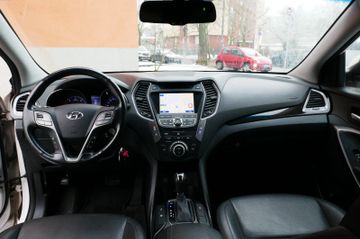 Fahrzeugabbildung Hyundai Santa Fe Style 2WD Xenon / Navi