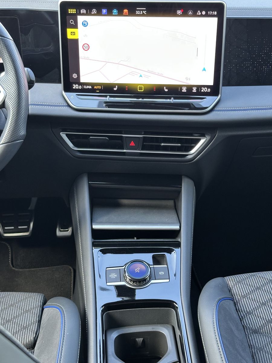 Fahrzeugabbildung Volkswagen Tiguan 1.5 eTSI R-Line DSG NAVI+LED+ACC+AHK+SHZ