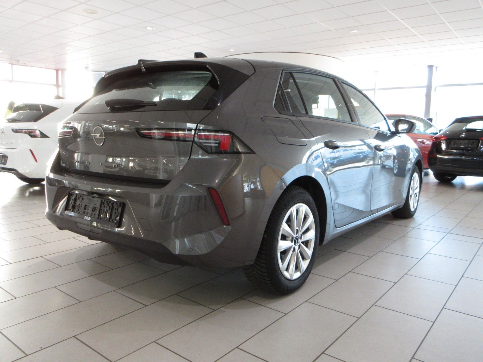 Fahrzeugabbildung Opel Astra L Lim. LED/NAVI/PDC/R´CAM/ALU