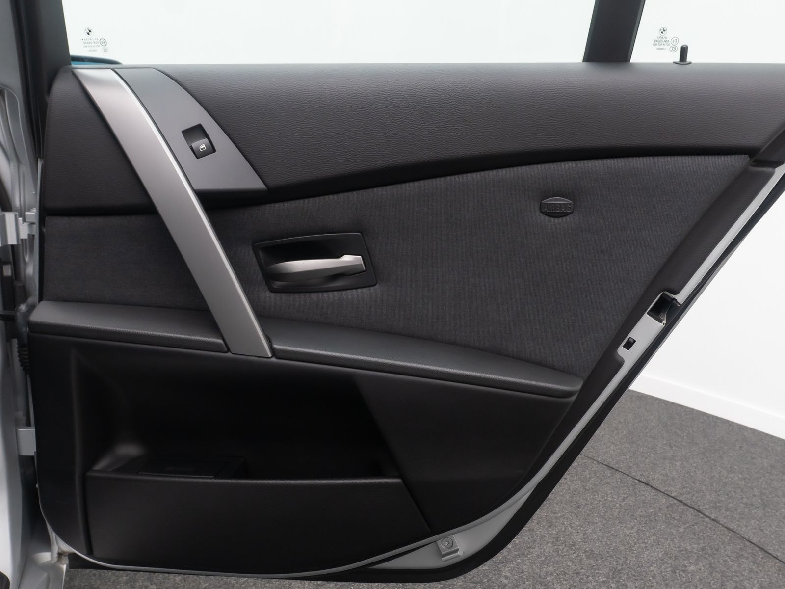 Fahrzeugabbildung BMW 520i GeschwindigReg PDC AHK Alarm Memory Xenon