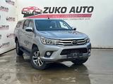 Toyota Hilux Automatic Hardtop - silberne Toyota Hilux
