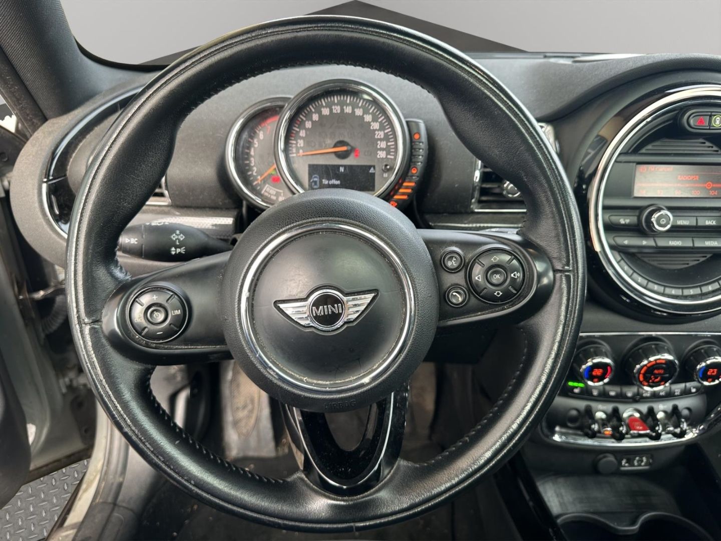 Fahrzeugabbildung MINI Cooper Clubman 1,5 Chili Panorama, LED, PDC,SHZ,