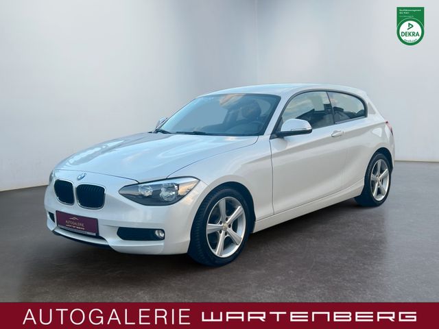 BMW 114i Lim.//COMFORT PAKET//SHZ//AHK//PDC//2ZON//