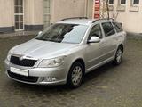 Skoda Octavia Combi Ambiente - Skoda Octavia aus 2011: Kombi