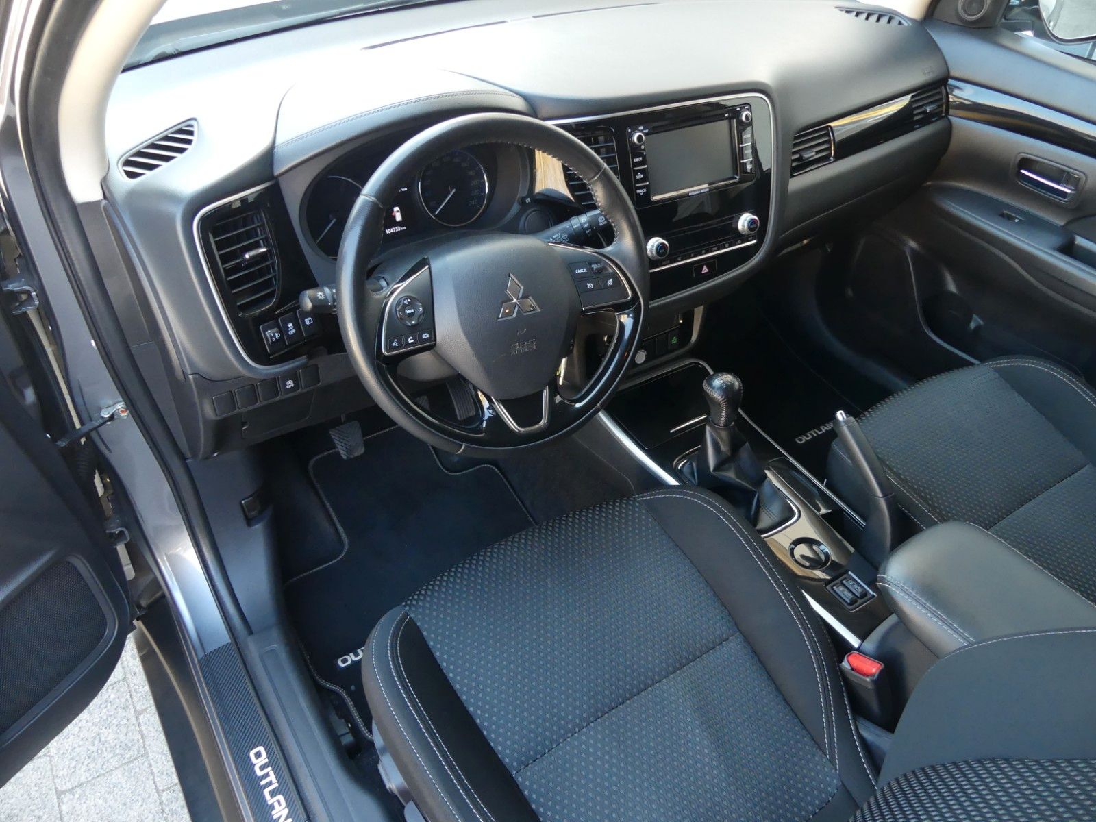 Fahrzeugabbildung Mitsubishi Outlander Diamant Edition 2WD*Gasanlage*Kamera*