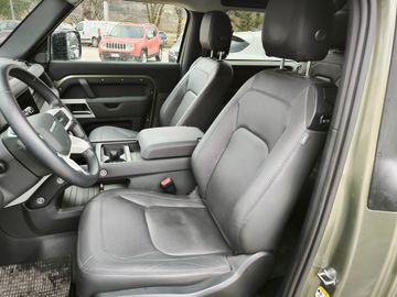 Land-Rover Defender - 10