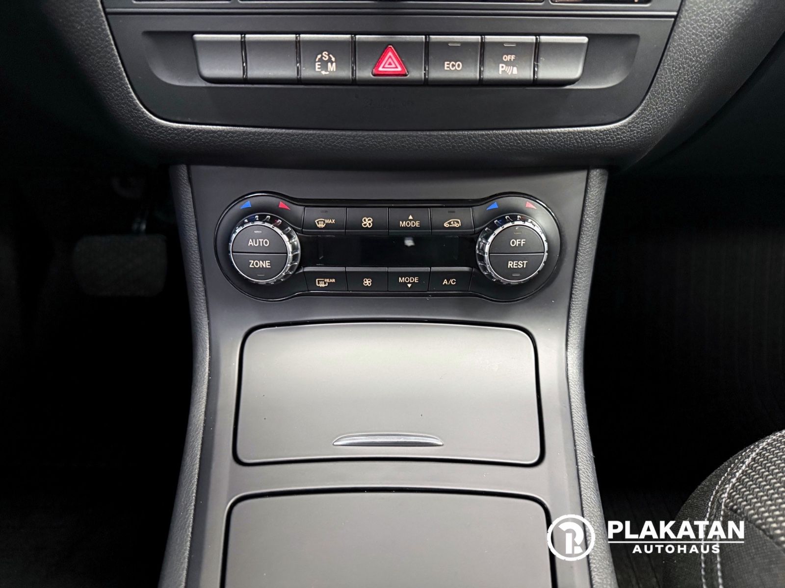 Fahrzeugabbildung Mercedes-Benz B 200 Navi Bi-Xenon Tempomat 1Hand