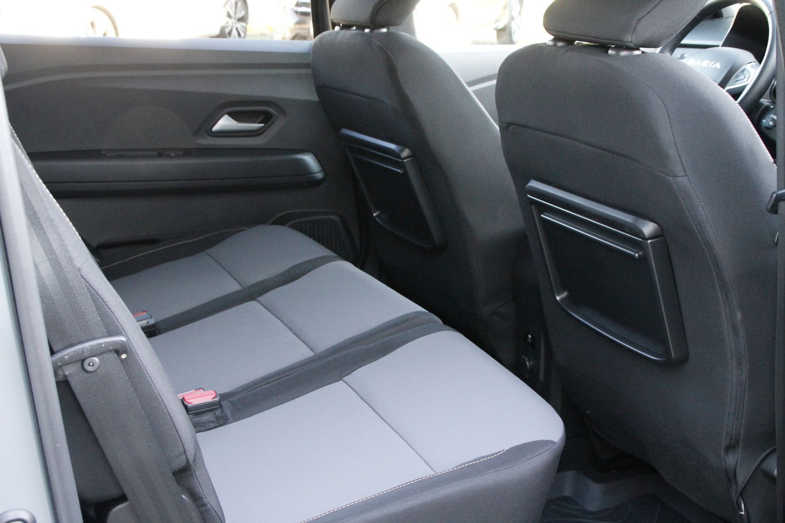 Fahrzeugabbildung Dacia Jogger Extreme+ HYBRID 140