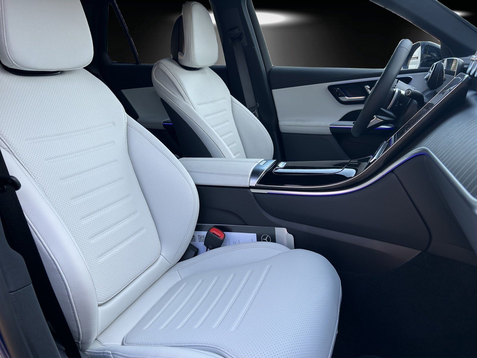 Fahrzeugabbildung Mercedes-Benz GLC 300 AMG Prem AIRMATIC Burme DISTRO Night HAL