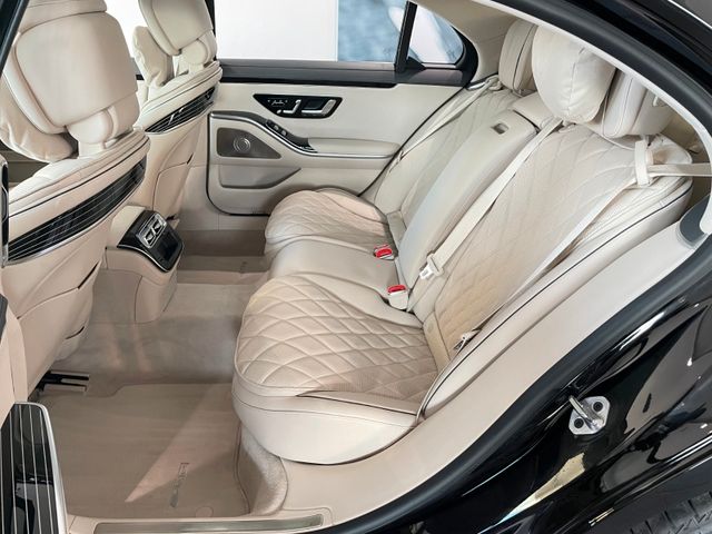 Fahrzeugabbildung Mercedes-Benz S 580 e 4Matic Lang AMG-Line/TV-Tuner/Burmester/