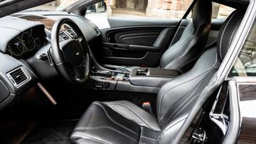 2011 Aston Martin DBS — фото 5