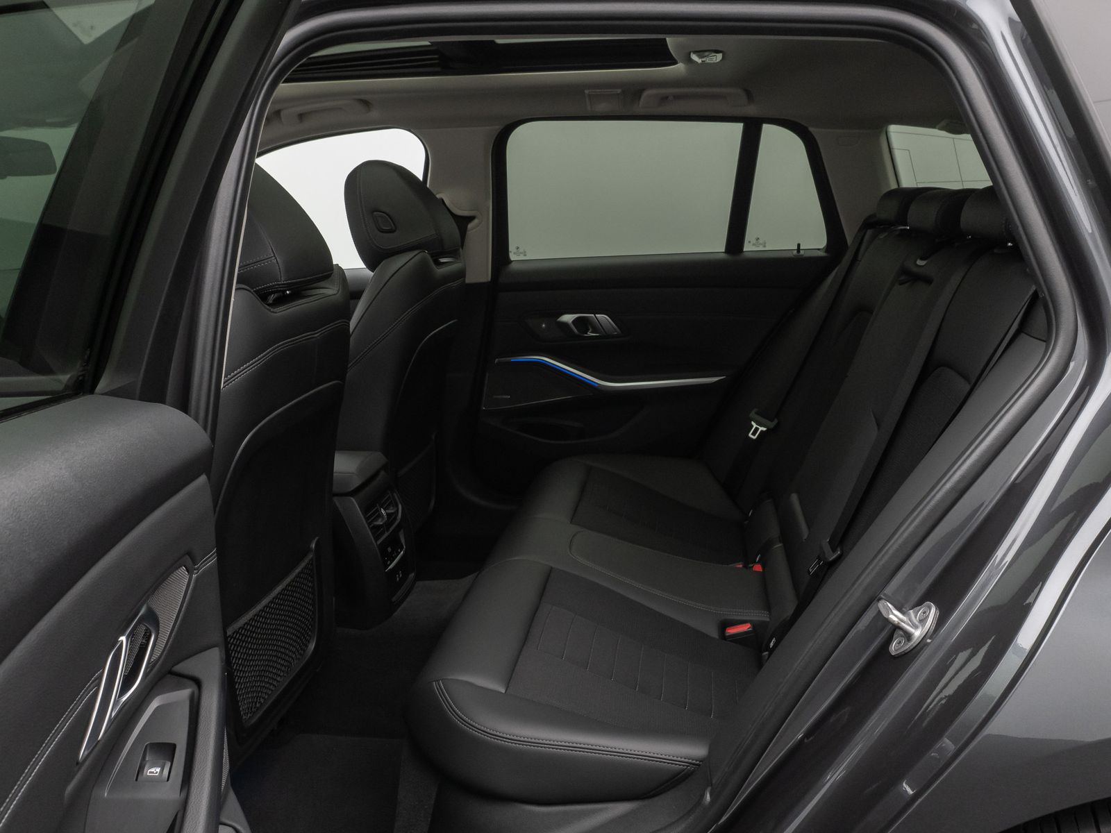 Fahrzeugabbildung BMW 320d xD  Sport Line Panorama DAB H/K Stop&Go AHK