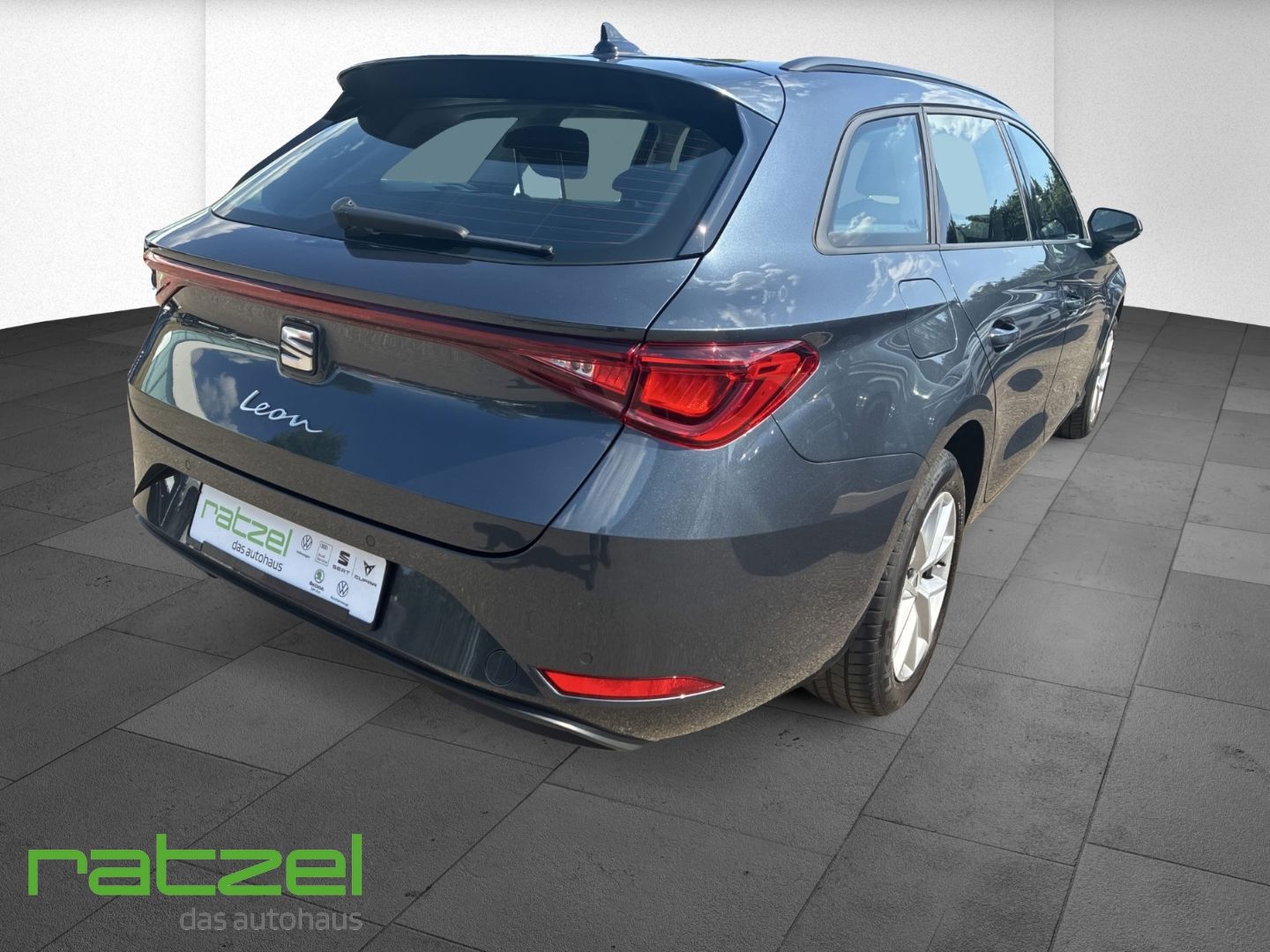 Fahrzeugabbildung SEAT Leon Sportstourer Style 1.0 eTSI 7-Gang Automati