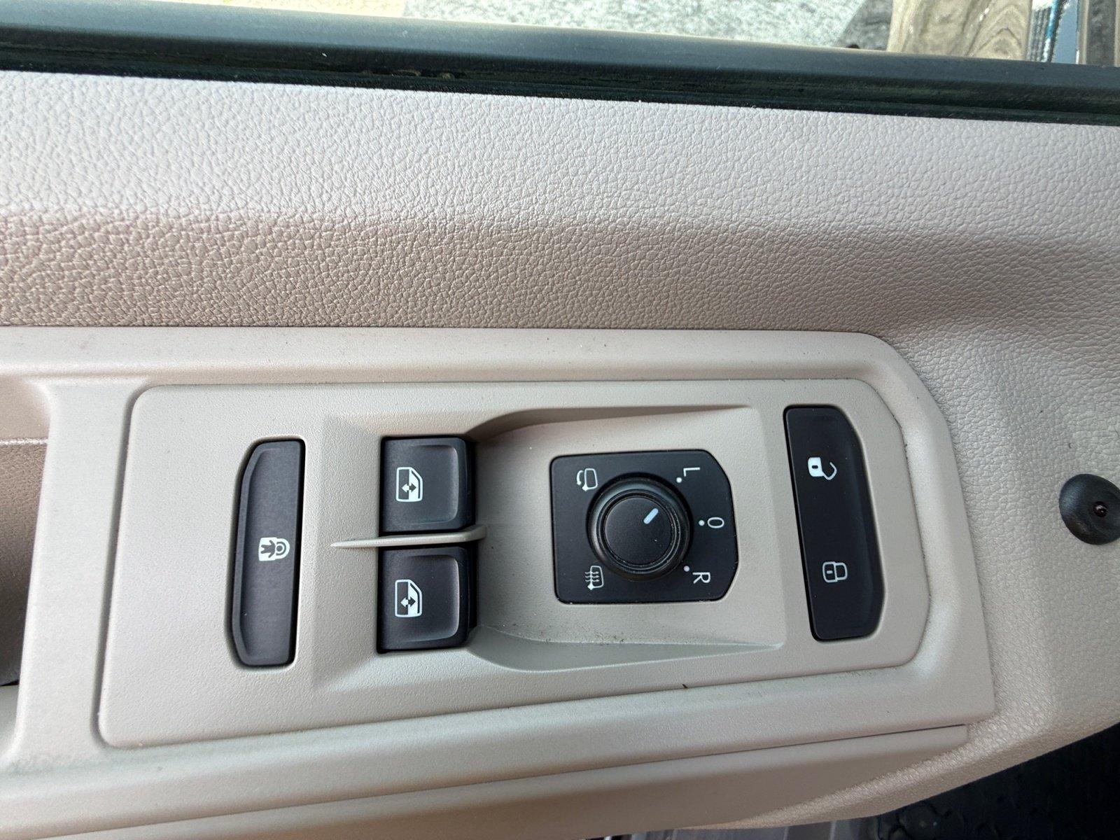 Volkswagen T7 Multivan 1.4 TSI eHybrid DSG lang 7Sitzer PDC