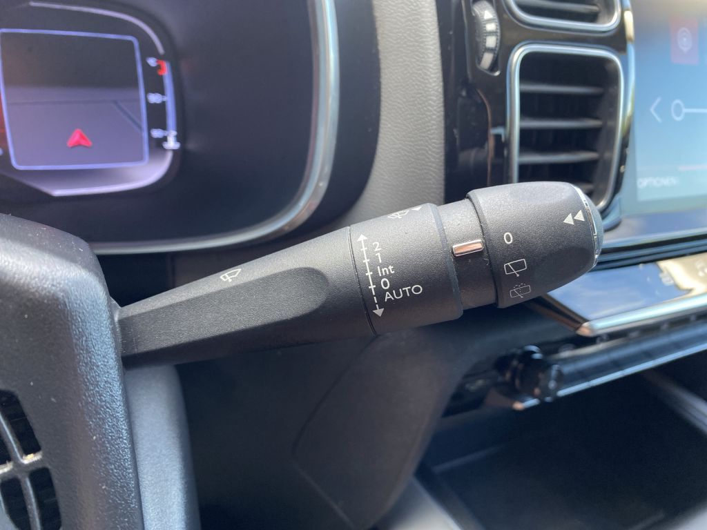 Fahrzeugabbildung Citroën C5 Aircross PT 130 S&S FEEL *Sitzh.*Navi*Cam*