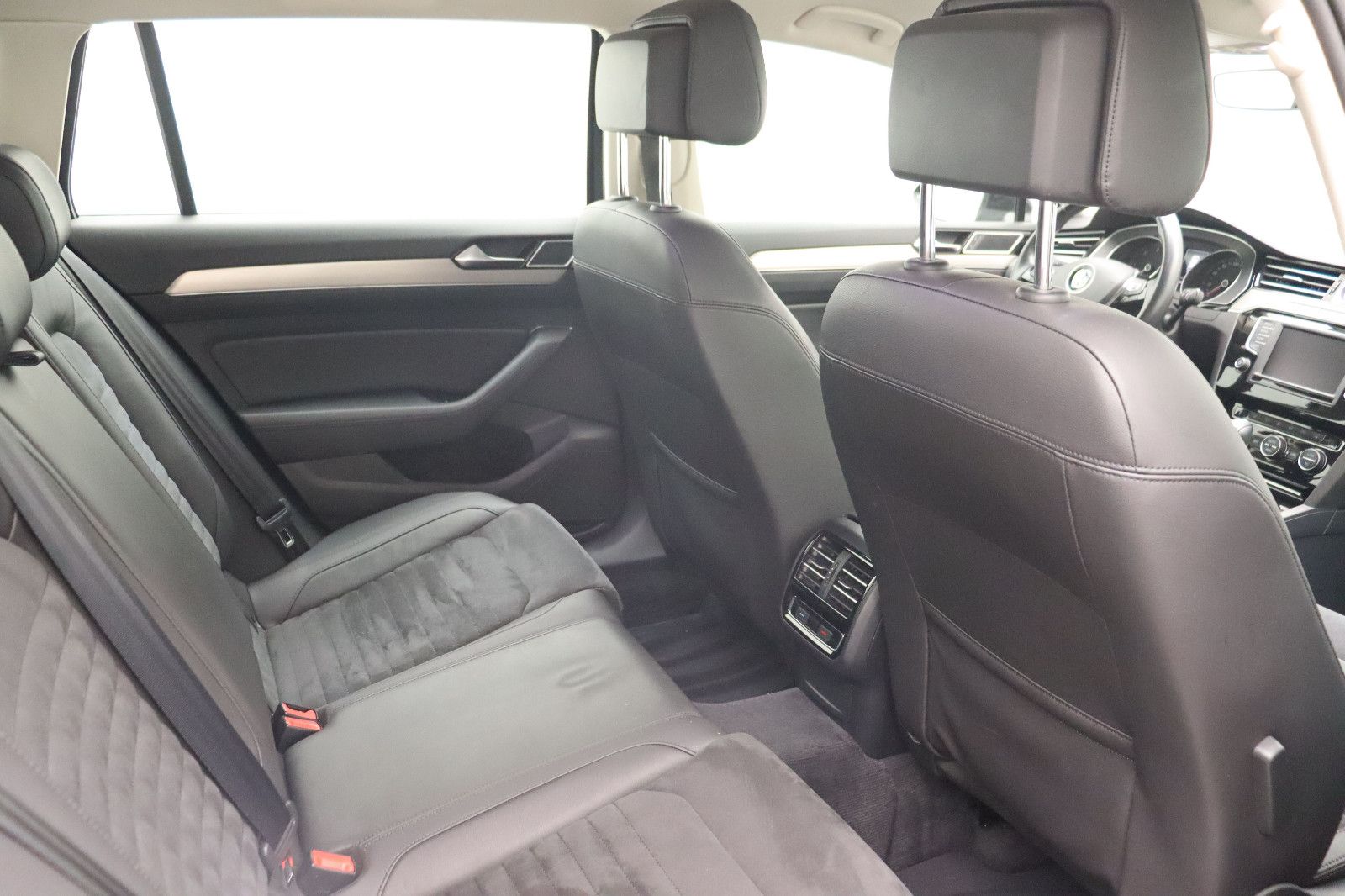 Fahrzeugabbildung Volkswagen Passat Variant 2.0 TDI 190PS Highline