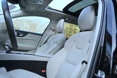 VOLVO V60 Cross Country D4 Pro AWD Leder Navi Cam LED