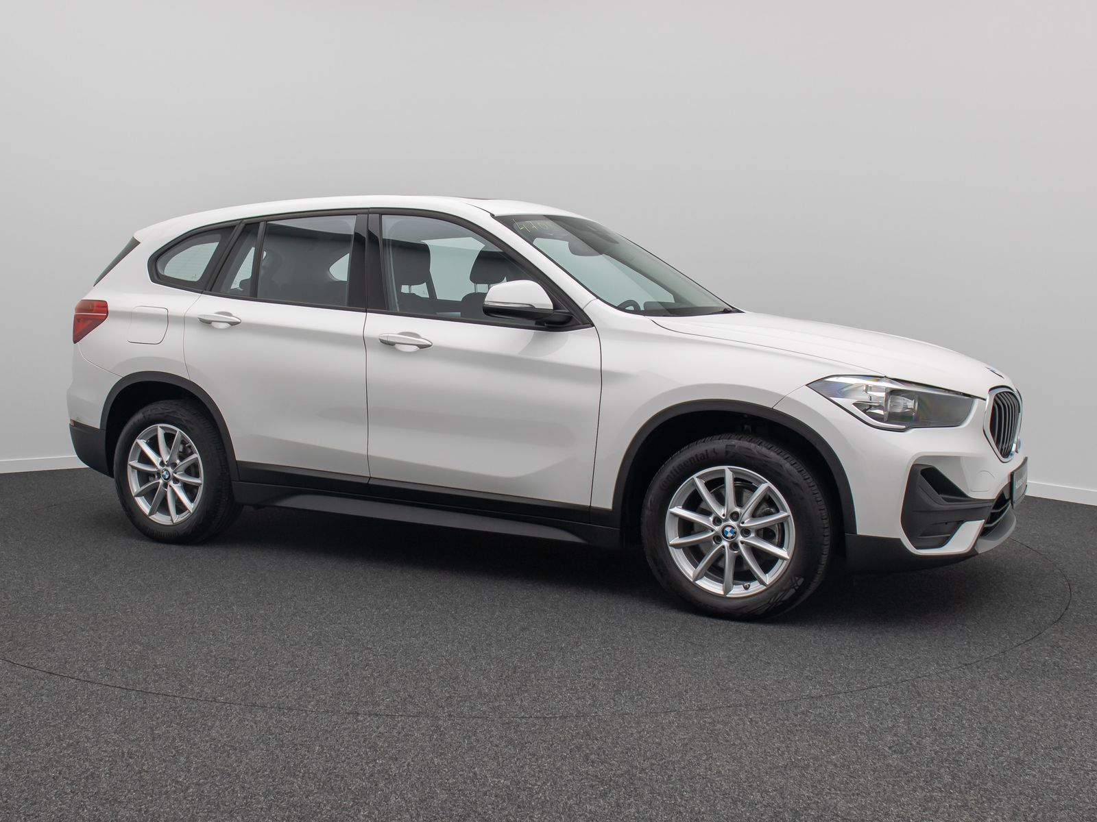Fahrzeugabbildung BMW X1 xD18d Navi DAB Lordos GeschwindigReg Panorama