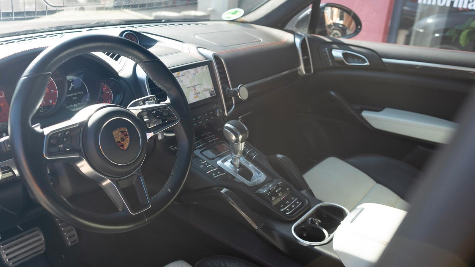 Porsche Cayenne Turbo S 21" Panorama PCCB