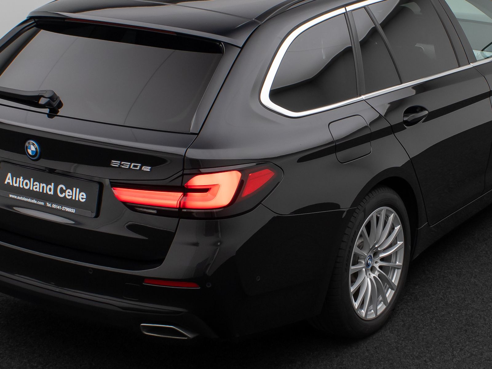 Fahrzeugabbildung BMW 530e Panorama 360°DAB H/K ACC AHK Alarm Leder